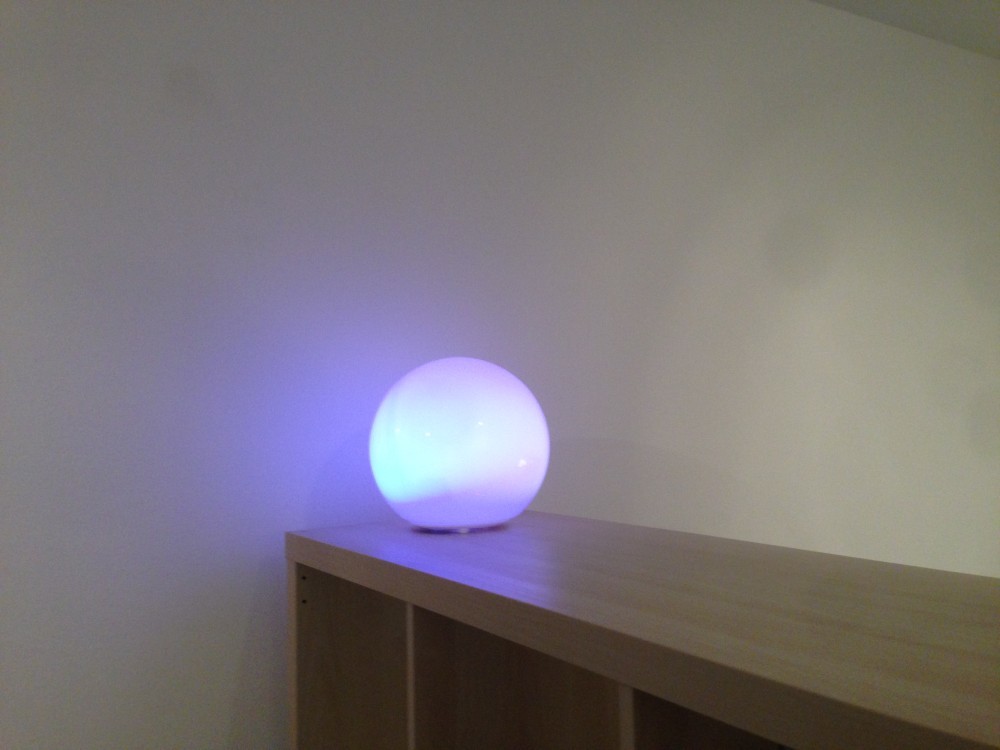 Umgebaute Ikea Fado-Lampe mit VibeLight 2.0